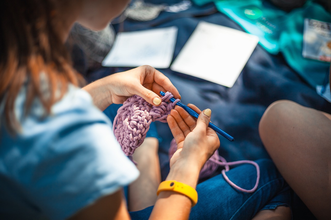 knitting needlework thread hobby 4639828